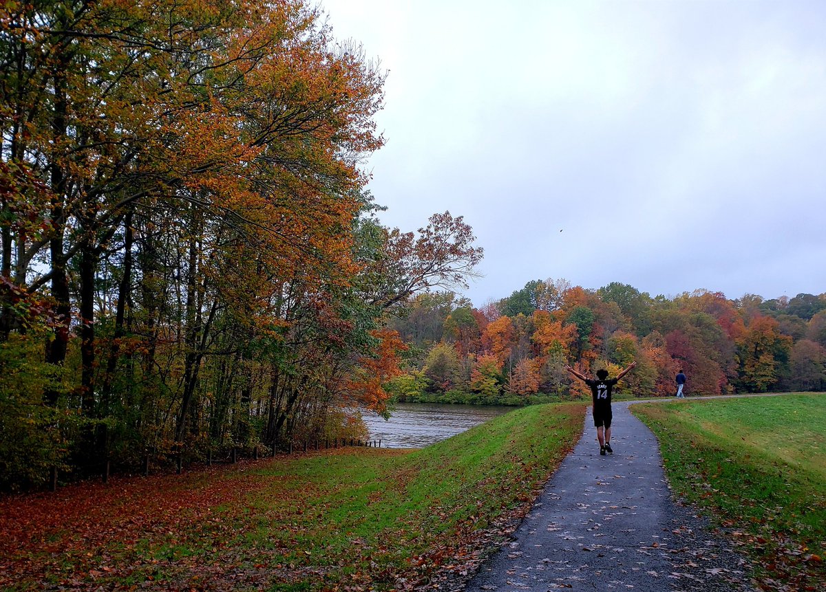 ImagesCouillard's tweet image. A stroll with my youngest today. 

Samsung 9 +

#imagesbycouillard #thelostphotog #fallstrolls #walkinthepark #autumn #huntingtonlake #virginalakes #thursdaymood #thursdaywalk #fatherandson #papaandson #proudpapa