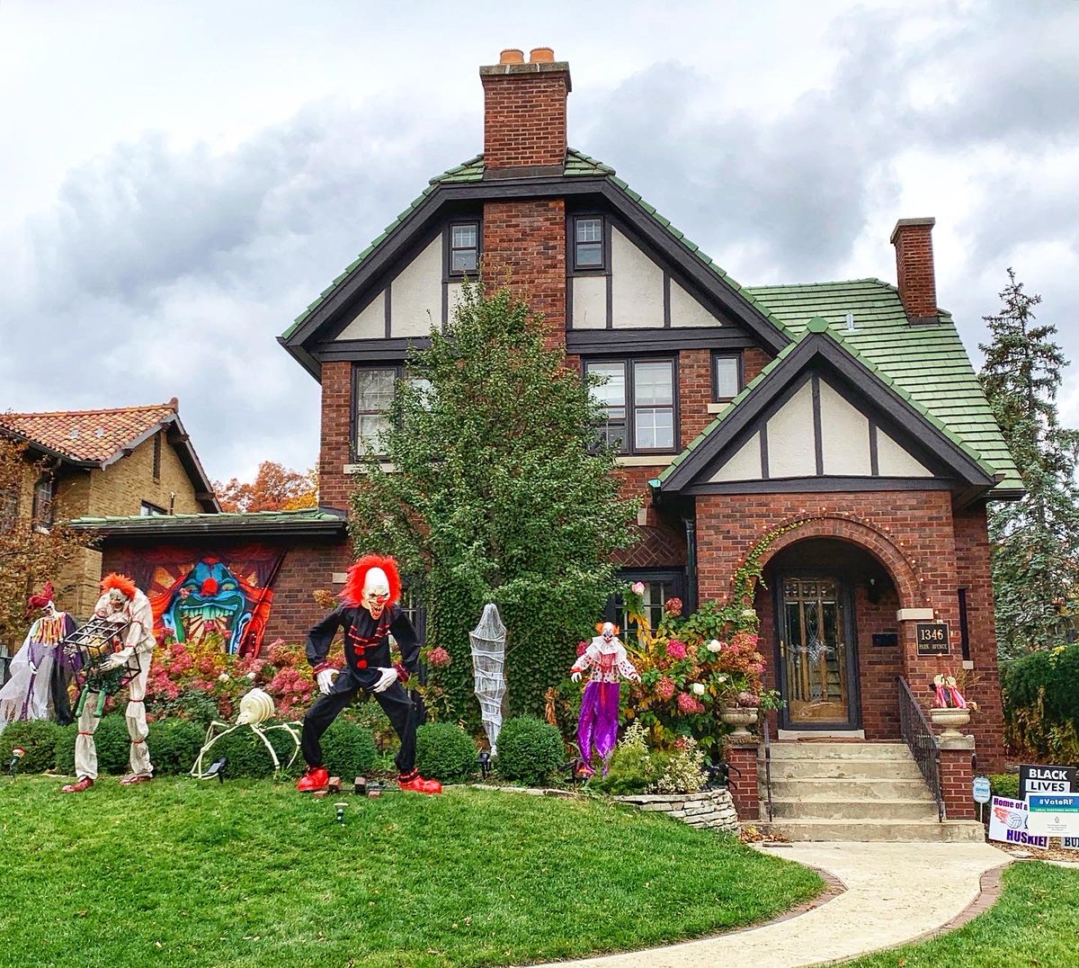 Nothing scarier than a clown with this 1927 Tudor-ish bungalow-ish home in River Forest. I’m adding all the “-ishs” because this seems like a hybrid style to me. 