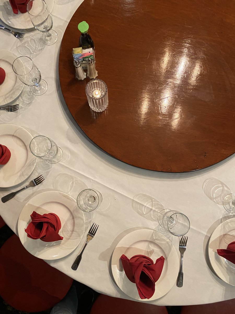 #ThrowbackThursday dining in the shoji room  ❤️

#privatedining #groupdinner #finedining #wine #privateroom #familystyle #chinesefood #comfortfood #LosAngeles #BeverlyHills