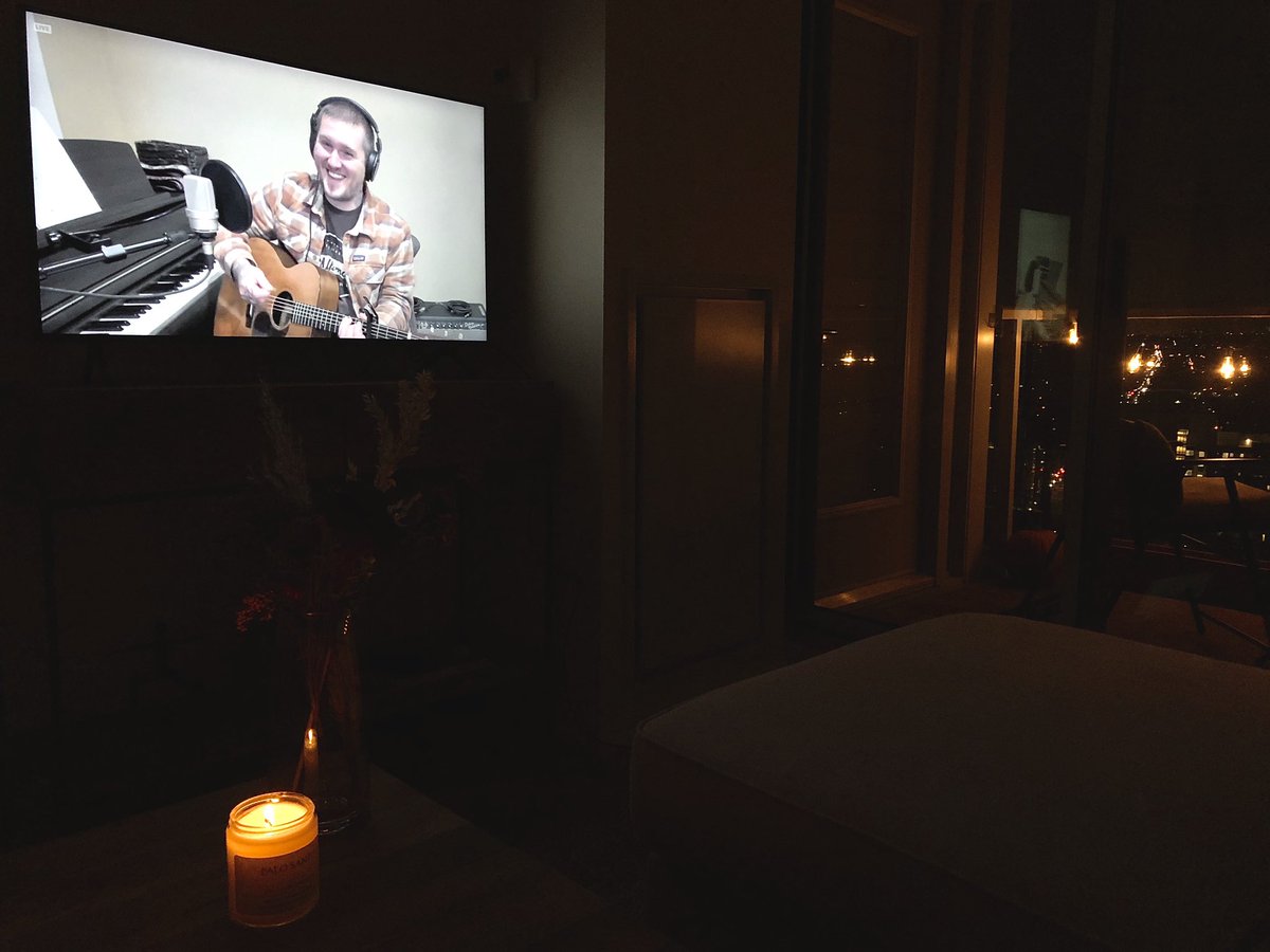 emily (@emilycate_m) on Twitter photo I always feel emotional, yet so calm and peaceful after a livestream <a href="/thebrianfallon/">🎄Brian Fallon🎄</a> show. So grateful for these nights in 2020 💛 I always feel emotional, yet so calm and peaceful after a livestream <a href="/thebrianfallon/">🎄Brian Fallon🎄</a> show. So grateful for these nights in 2020 💛