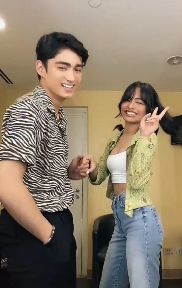 PatvoreeScoop's tweet photo. Goodmorning beautiful people of twitter!simulan po naten ang ating mga ng may ngiti sa ating mga labi at may kinang sa ating mga mata gaya ng mga anghel na eto🥰
@patrickquiroz_ @vivoree https://t.co/TzT6coooK7