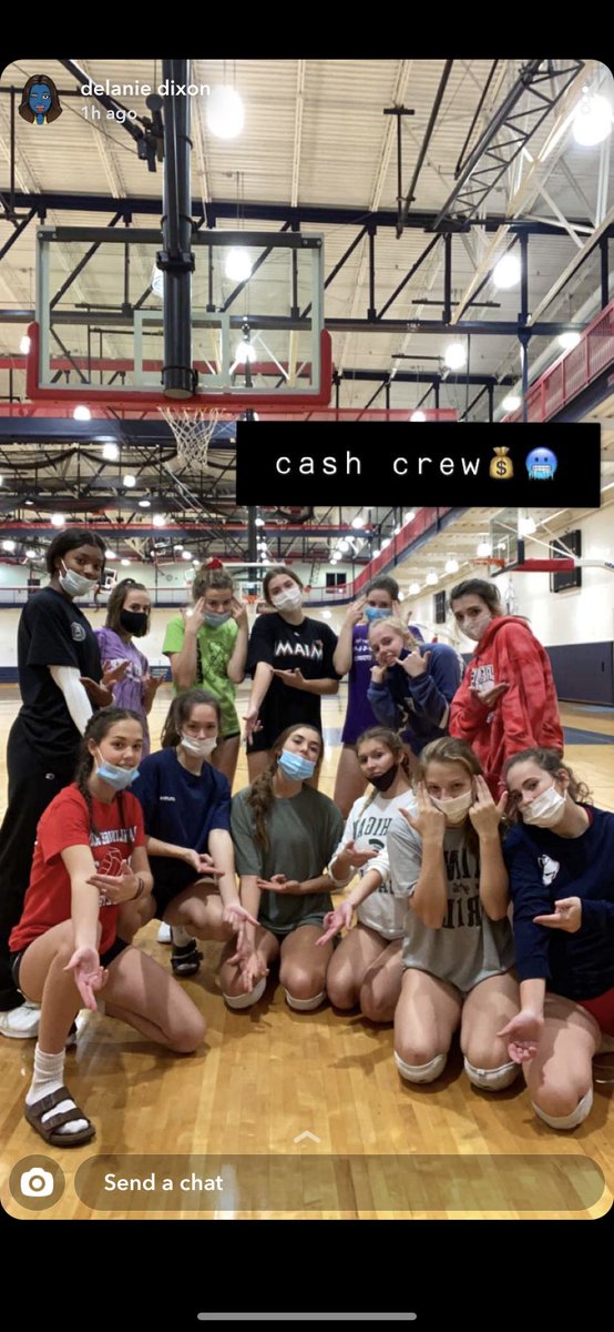 _TheMoneySquad_'s tweet photo. @laniexoxo_  tell you and your people to stop posing like the moneysquad this means war https://t.co/ZZEOry9aps