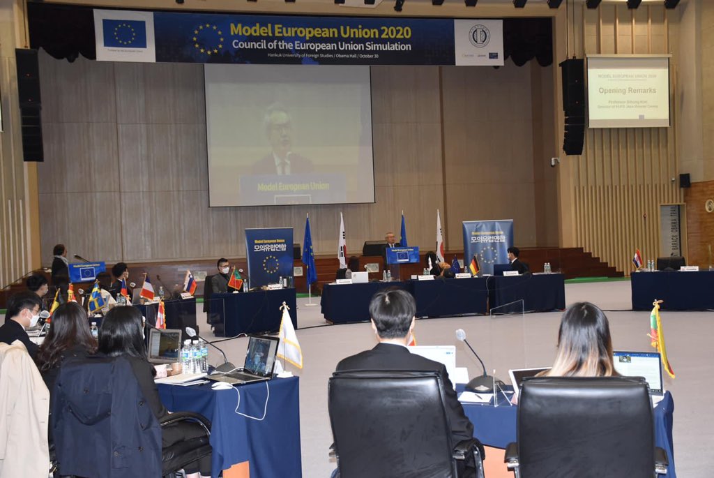 castiml's tweet photo. 🇪🇺Council of Ministers on #ClimateAction takes place today at Hanguk University of Foreign Studies @hufseucentre , via our Model 🇪🇺2020 simulation #MEU2020 thanks to the enthusiasm & commitment of the 39 🇰🇷 students - future ambassadors of Europe ! https://t.co/4BM7i0FOSl
