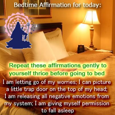Carolyn21_t's tweet photo. Great productive day and hope yours was as well. I say night night and may you find peace within . Ohhh btw this is my new nightly practice...join me if you sense the need of relaxation. Bonne 🛌nuit ! Ciao✌️❤️ #sleepy #bedtime #learningtorelax https://t.co/SfoUPLa53J