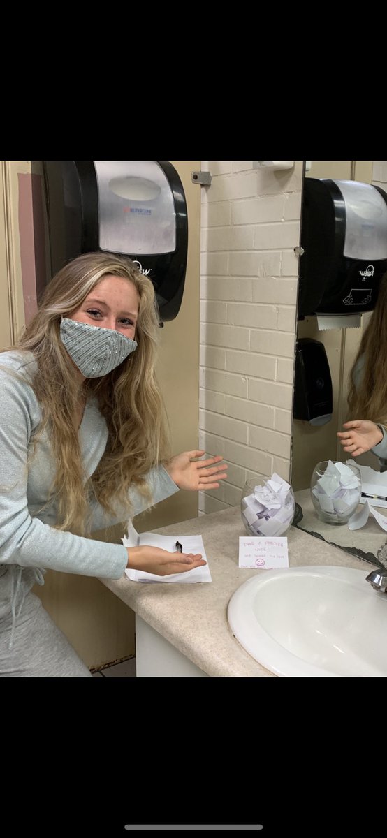 Thanks <a href="/caroline/">caroline ᵍᵐ • ᴗ •</a>.erny for encouraging our ladies! #weroar