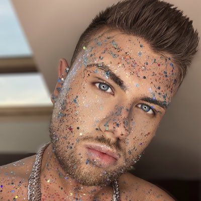 JonathanBroniek's tweet photo. #NouvellePhotoDeProfil https://t.co/JilLCP40DH
