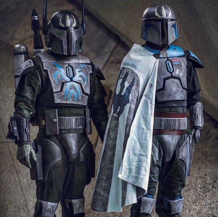 (17) Overall, the careful layering of segmented armor plates ensured mobility, which could be further increased by wearing a jetpack. Mandalorians saw the value of extra weapons mounted on the suit. Continued 