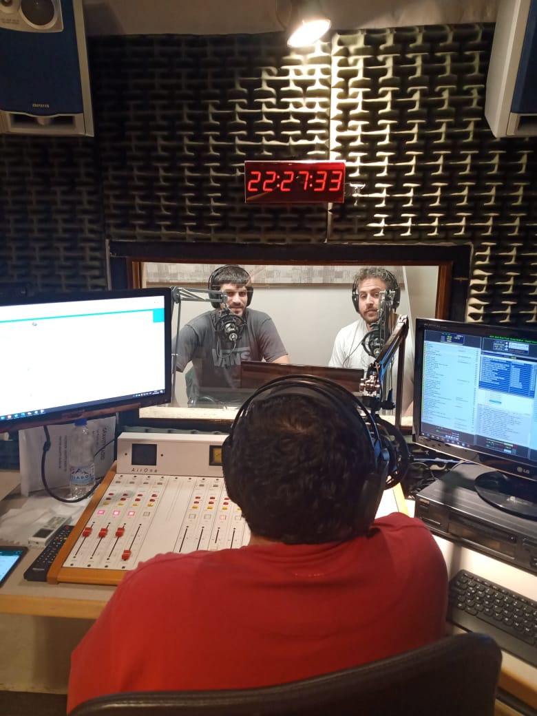 ManijasR's tweet photo. #AHORA 🥳📻🥳 estamos haciendo MANIJAS en @gravityradiook 

📻FM 105.3
🖥️https://t.co/qctC601KW2

@MarcheFabricio @JuanIgnacioAre TomiCastro y @lucasmazzuca 

#radio #músicaelectrónica #music #música #electronic #live  #techno #techhouse #house #trance #techtrance #psytrance https://t.co/4ttyvgmNSL
