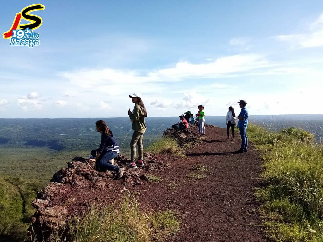 masaya_red's tweet photo. Masaya // Distrito I
Jueves 29 de Octubre || Juventud Sandinista 19 de Julio en coordinación con el CLS, realizarón Senderismo con Jóvenes en el Volcan Masaya, promoviendo el turismo local. 💚
#InsurreccionDeLaEsperanza
#PatriaLibrePuroCorazon https://t.co/gE6PhaWdfh