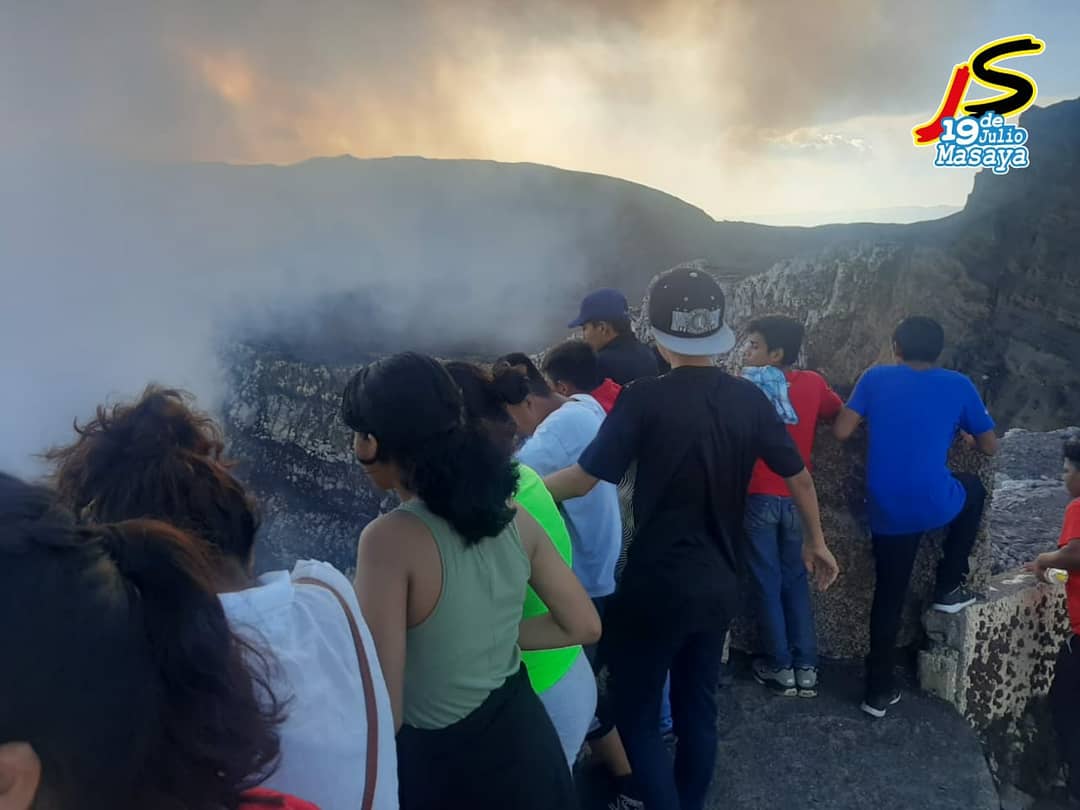 masaya_red's tweet photo. Masaya // Distrito I
Jueves 29 de Octubre || Juventud Sandinista 19 de Julio en coordinación con el CLS, realizarón Senderismo con Jóvenes en el Volcan Masaya, promoviendo el turismo local. 💚
#InsurreccionDeLaEsperanza
#PatriaLibrePuroCorazon https://t.co/gE6PhaWdfh