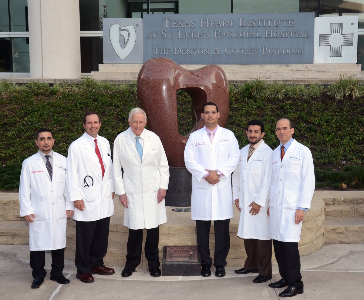 #TBT Texas Heart Institute - Baylor College of Medicine 05/31/2012 with the boss Dr. Denton Arthur Cooley
@BCM_CTSurgery @Texas_Heart @BCM_Surgery @AortaSurg @OPreventzaMD