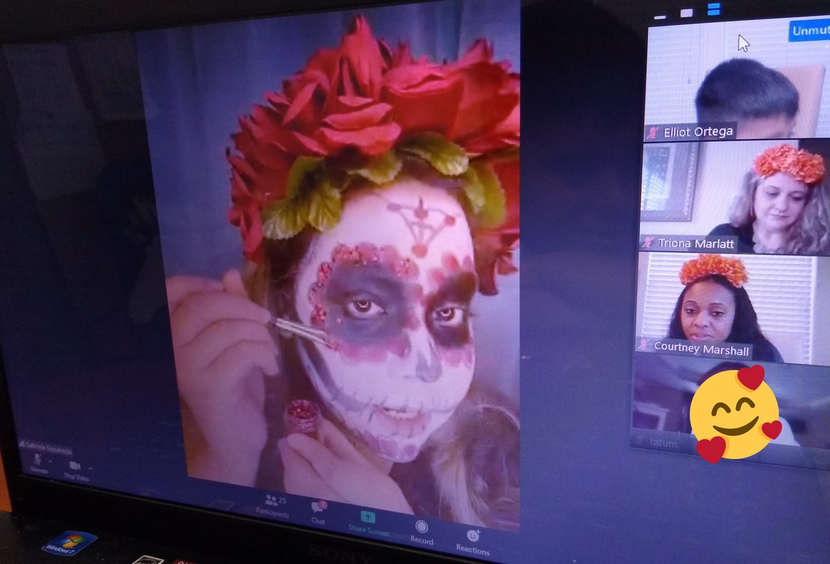 Jofertoe's tweet photo. Traditions are in place, thank you @AlexanderLib and @collins_library for a wonderful #librarynight about #diadelosmuertos #DayoftheDead love the #catrina face painted class! #altardemuertos @AliefISD #keeptraditions #ofrenda #rememberourloveones https://t.co/iavTJc7uNm