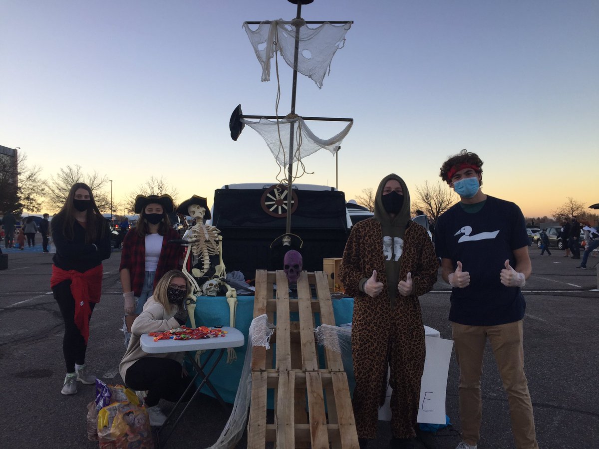 hrhschronicle's tweet photo. Awesome turn out at Trick or Treat Street! 
Connor Yokley, senior, said, “It’s a really great chance to reconnect with the community and share holiday spirit in such interesting times.” 
Ashlyn Gertie, senior, said, “I love seeing all of the fun Halloween costumes.” https://t.co/qf4WmwCOEi