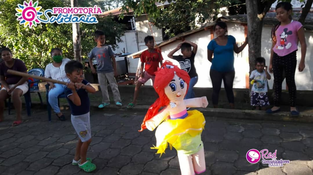 masaya_red's tweet photo. #Monimbo.

Promotoria Solidaria de Juventud  Sandinista 19 de Julio del Distrito II, Realizó quiebre de piñatas en el Sector Arenal, con el Objetivo de Promover el amor ,el cariño y la solidaridad en la comunidad.

#InsurrecciónDeLaEsperanza. https://t.co/6CNYxGkhtb