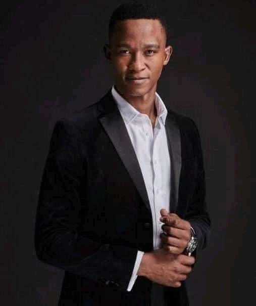 NomsaNickyD's tweet photo. Yes he cheated,his human & human make mistakes,please retweet he deserves a second chance.
#wecare #wewanthim #bringhimback #humanity #wenotperfect #ason #afather #abrother #forgive #love #hope #build #diedang @OUTsurance #OutSuranceGuy #outsurance @OUTsurance https://t.co/GAWrhCCEyA
