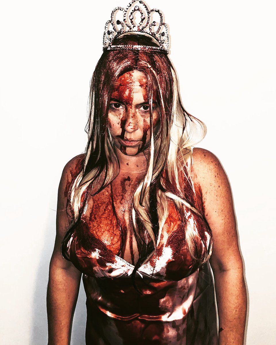 Diggums317's tweet image. #HalloweenAtHome #jefflewislive #DrinkOrTreat #Thursday @meganweaverDSGN @DougBudin Drink 5 look