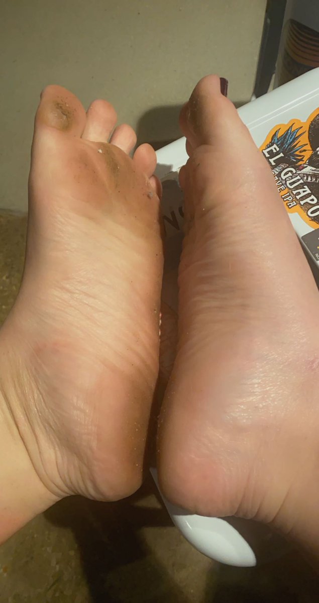 The joy of living with concrete floors. No matter how much I clean my feet are always dirty 😂😘