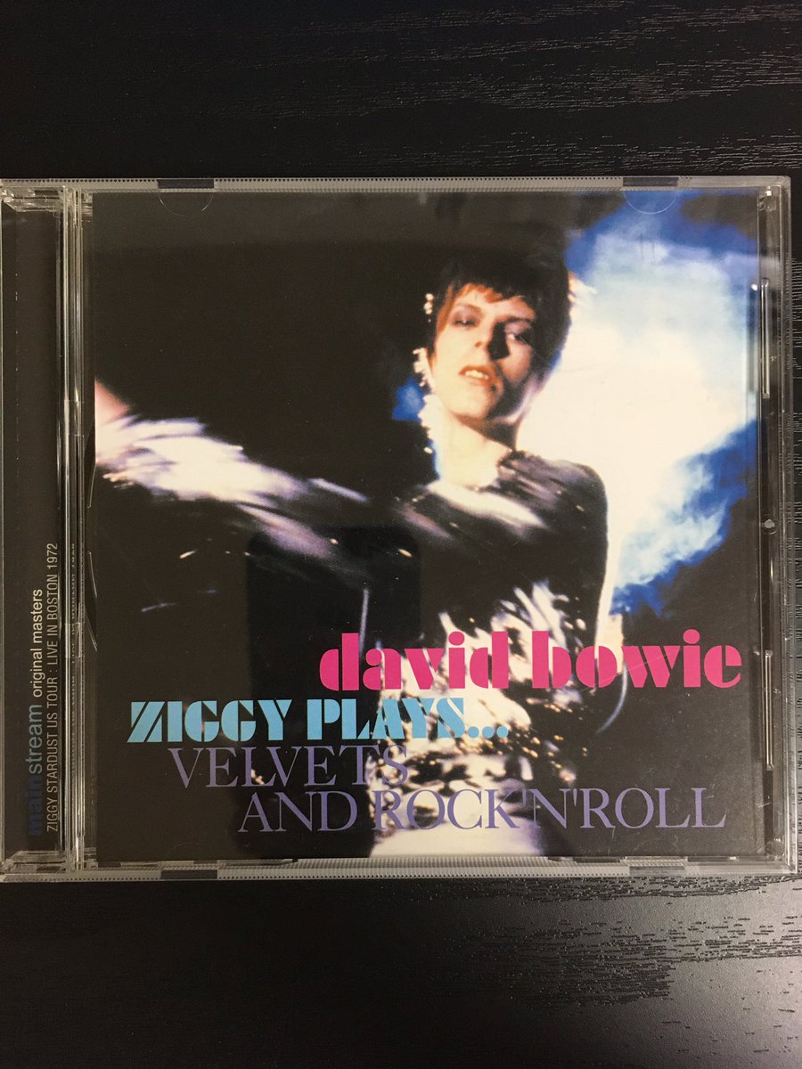 メルカリで買った、デヴィッド・ボウイの72年のライブの録音盤。
まずジャケットが良すぎる。