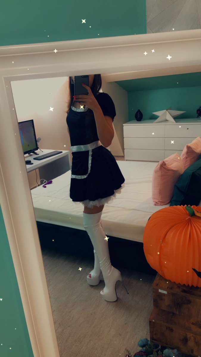 DelightCarla's tweet photo. IM online on stripchat site . Carladelight model. Today we celebrate a Halloween . Come meet your sexy maid.🥰 #StripChat https://t.co/6b3E1gkSHF