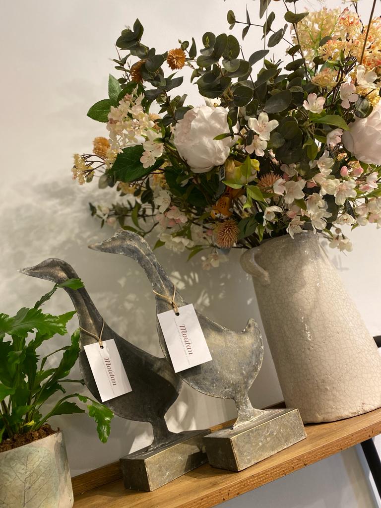 MoutanFlowers's tweet image. NEW STOCK // We have lots of lovely new stock in our Hartley Wintney store!
Expect lots more too as we move from late autumn into winter 🍂❄
We're open 9:30-4:30 Monday-Saturday.
#hartleywintney #moutan #flowershop