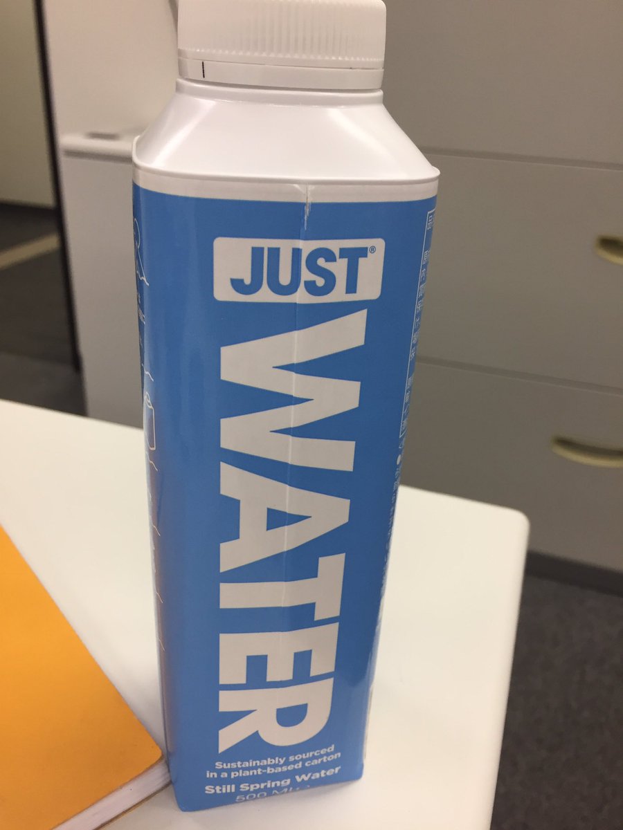 Gazebo_m's tweet image. 今朝 #ナチュラルローソン で見つけたペットボトルを使ってないミネラルウオーター。デザインもキャッチーでなかなか良し👍
#justwater  #recycle