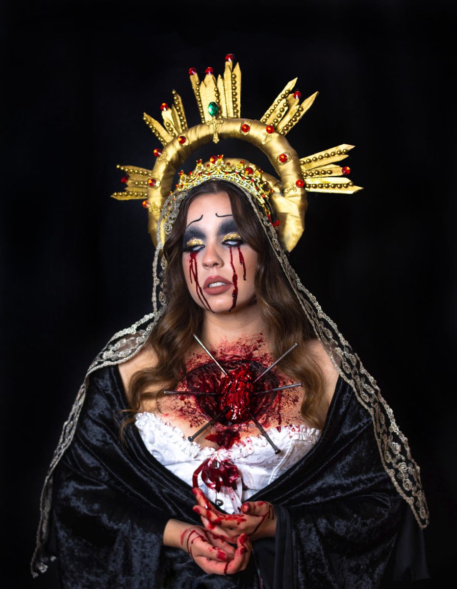 Vynya2's tweet photo. Hola!! Me presento al concurso de @anasalmeron.formacion
Esta es mi propuesta: me he inspirado en la virgen de los dolores, me encantaría poder realizar el curso con la maravillosa @gracemakeupartist ya que me encanta y su técnica es increíble. 
#anasalmeronhalloween
DALE LIKE! https://t.co/v3VOlopVLx