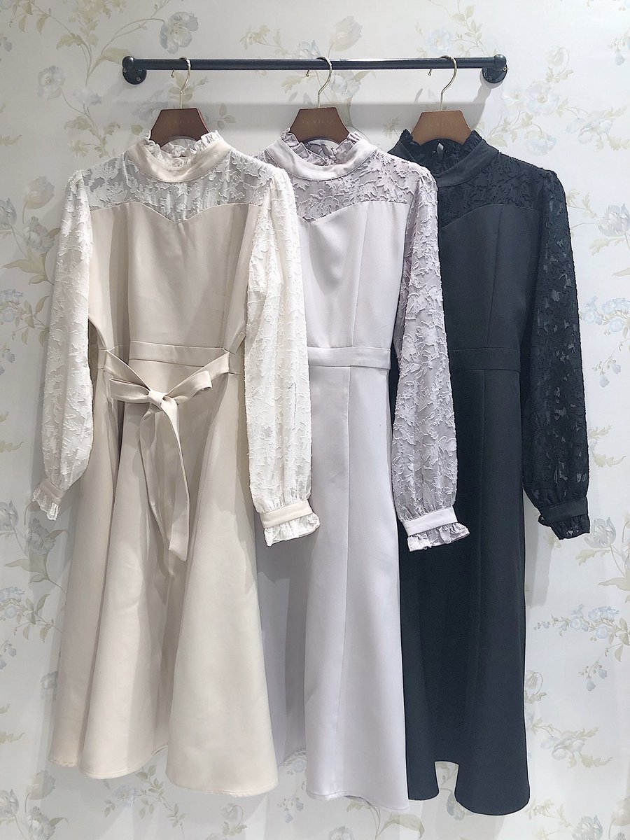AnMILLEofficial's tweet photo. ルミネエスト新宿店

🍁 Winter collection 🍁

✳︎ 透かしレディーOP

レースのお素材になった
デコルテラインとお袖の透け感が
ポイントの上品なOP

ウエストのリボンは後ろで結ぶと
すっきりとした大人な印象に...

甘めstyleがお好きな方は
前で結んで頂くのがおすすめ♥︎

one piece ¥8,200+tax https://t.co/EYeeJA62BB