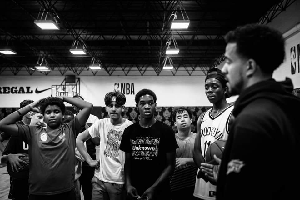 RegalBasketball's tweet photo. Big thanks to @JJRob_LDN &amp; @Dirkwilliams11 for their #inspiration to the #NextGen  of #London #ballers

The future of any sport is in the hands of the next generation and players and clubs have the #power and #responsibility to inspire that generation. Thank you @London_Lions https://t.co/HxDi9fvhFo