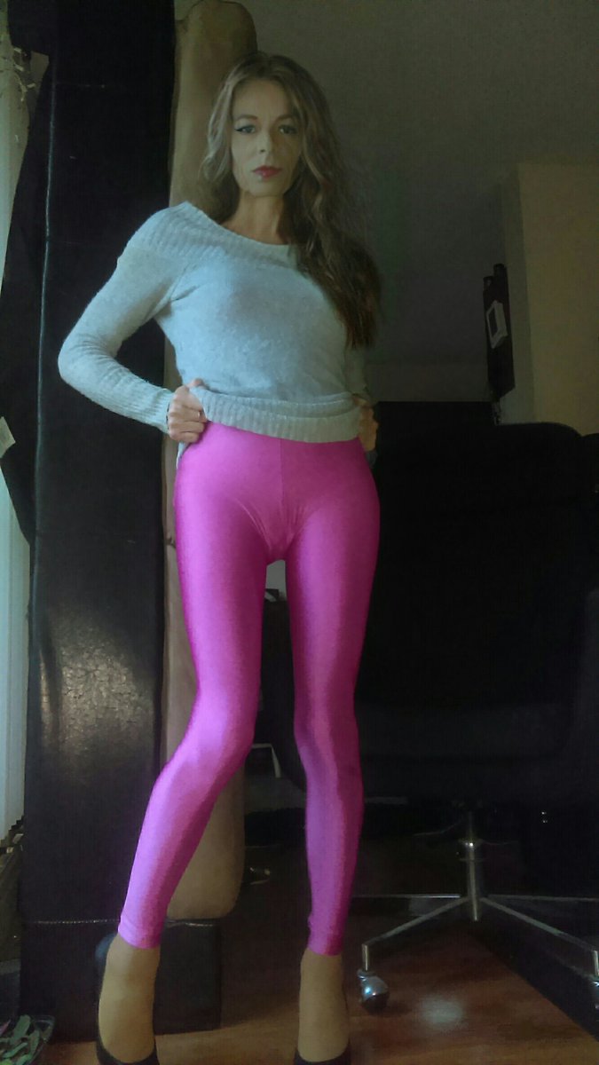 me2lgbtq's tweet photo. Here's something you just don't see these days...pink spandex. I'm sure if I dug deep enough into the depths of my wardrobe I could still find some old '80s aerobics outfits, even if I've never stepped into an aerobics class in my life.🤦‍♀️💋#pinkspandex #crossdresser #genderfluid https://t.co/cTStQqyr6t