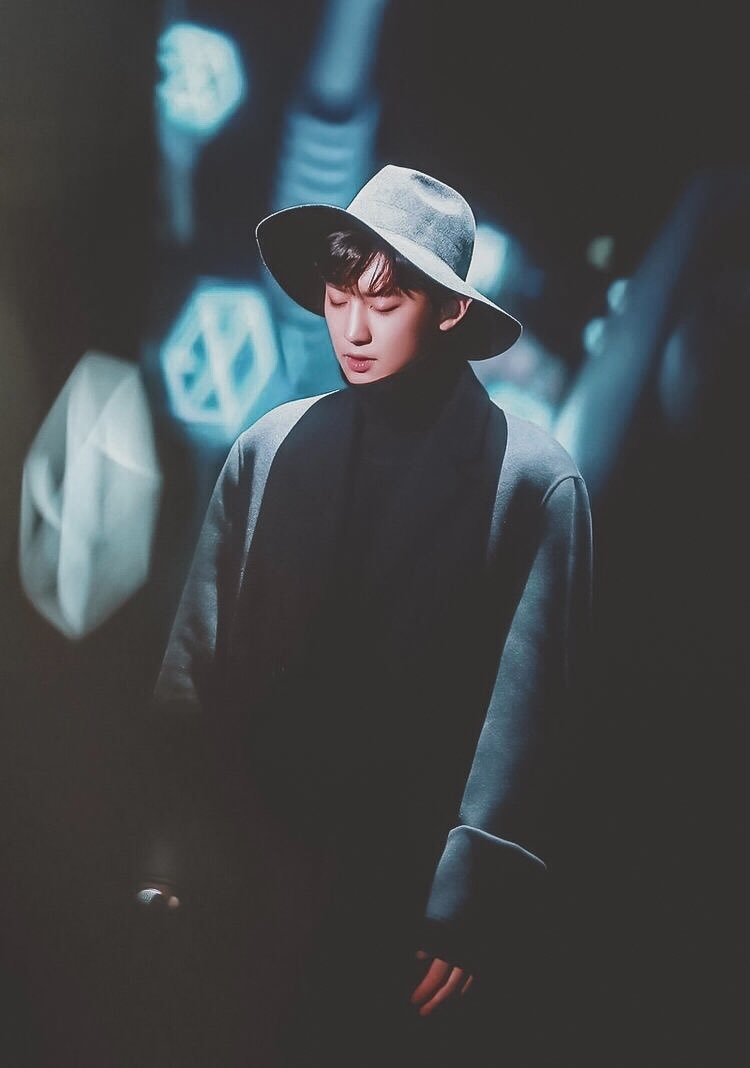 layzhanglover's tweet photo. We love you chanyeol 
#ChanyeolStayStrong 
#찬열이_강해지다 
@weareoneEXO 
#WeLoveYouChanyeol https://t.co/7PM9qkgnAd