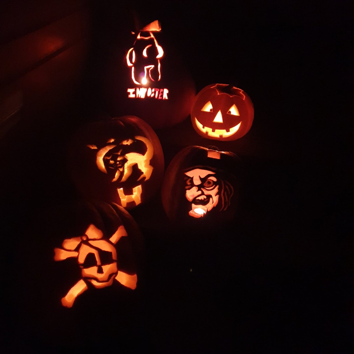 chipmunkofddoom's tweet photo. Did our pumpkins tonight. And sis carved hers all by her lonesome (cat). I'm proud of her. 

#halloween #pumpkin #pumpkincarving #spookyseason #spooky #witch #cat #jollyrodger #jackolantern #amongus https://t.co/1f6k7tFcAO