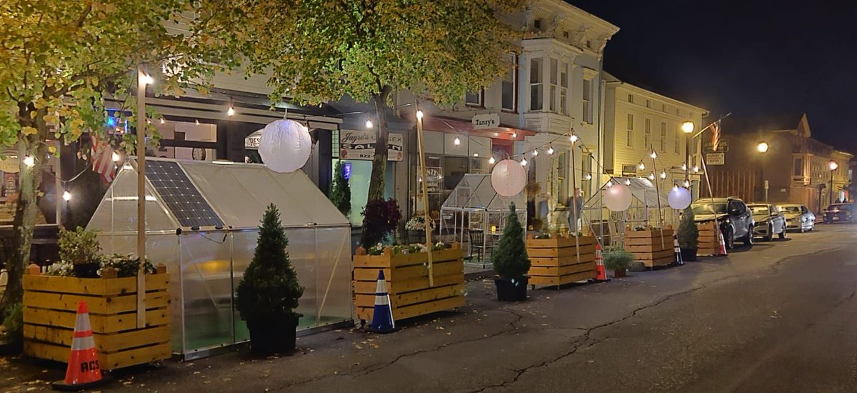 SolarFicart's tweet photo. We are pumped to announce that the Fantastic Team @225warren have teamed up with Mayor Kamal Johnson @kamal_johnson_ in bringing Hudson a blissful experience for social-distanced outdoor dining using our adorable pods! 
#Privépods 
#SocialDistance 
#innovativedining 
#Partnership https://t.co/mM5C7XSYlt