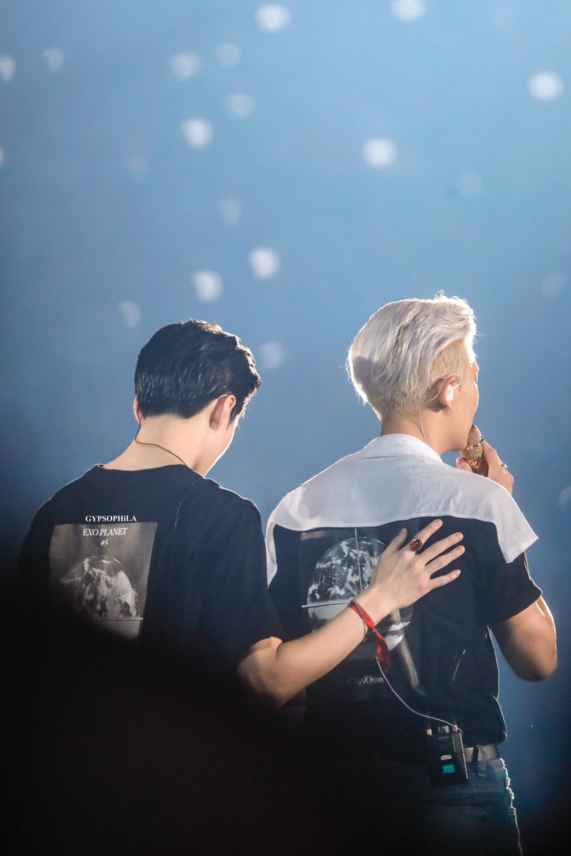 f12xos's tweet photo. Yes... He will be fine.

His true friends always with him.

We trust he is a good person.

We trust you Park Chanyeol

#ChanyeolStayStrong 
#찬열이_강해지다 #EXOLProtectChanyeol
@weareoneEXO #EXO https://t.co/wi0KFd2ejp