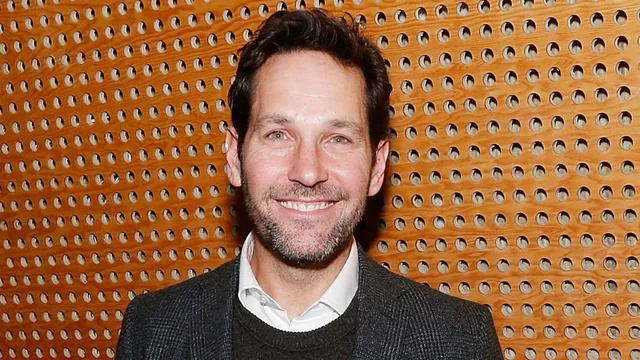thehill's tweet photo. WATCH: Paul Rudd hands out cookies to long lines of early voters waiting in rain https://t.co/y8pJUuH1ct https://t.co/5pn8XBDBbC