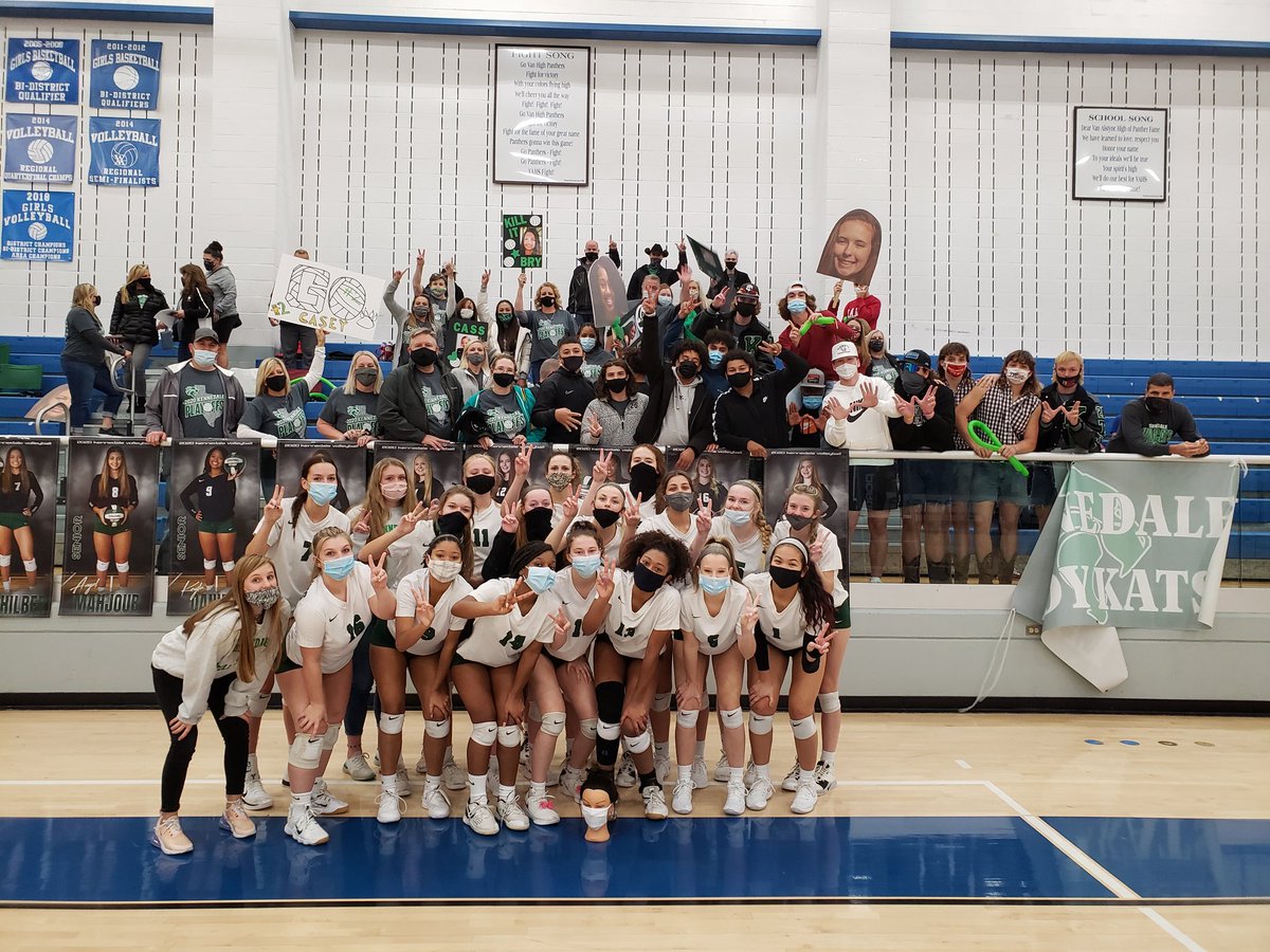 CoachCarl4's tweet photo. ✅ Bi-District Champions! 
✅ Best Fans! 
✅ Best Mullets! 
Beat Van Alstyne in 4. 25-18, 20-25, 25-15, 25-15. Round 2 info coming soon! #Family #OneAnother https://t.co/taNUD6gqbk