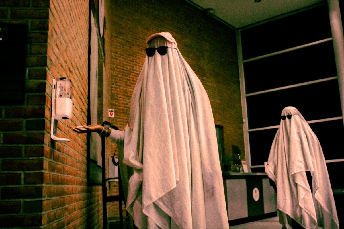 stonybrookusg's tweet photo. Make sure you and your 𝓫𝓸𝓸 𝓽𝓱𝓪𝓷𝓰 follow covid-19 safety guidelines this halloween szn #SpookyBrook2020 https://t.co/65dsT1dSUU