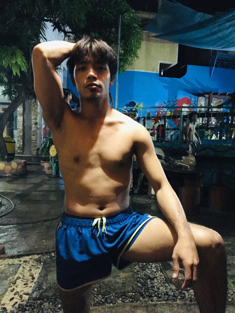 Owalicious101's tweet photo. baboy puta 😂✌🏻 https://t.co/YStikl89Bd