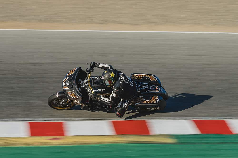 Webミスター バイク ラグナ セカの有名な コークスクリュー を13 台のバガーが膝を擦りながら疾走するのを目の当たりにするのは オートバイレースの中でも特別な瞬間でした 史上初のバガーロードレースでインディアンが劇的勝利 T Co Webミスター バイク ラグナ セカの有名な コークスクリュー を13 台のバガーが膝を擦りながら疾走するのを目の当たりにするのは オートバイレースの中でも特別な瞬間でした 史上初のバガーロードレースでインディアンが劇的勝利 T Co