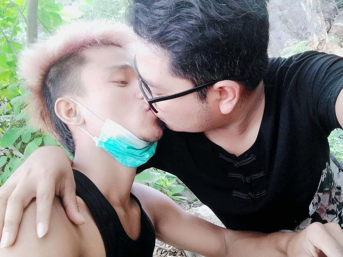 မင်းမဟုတ်ရင် ဘယ်သူနဲ့မှ
Kissingမဆွဲချင်ဘူး 😍😍
