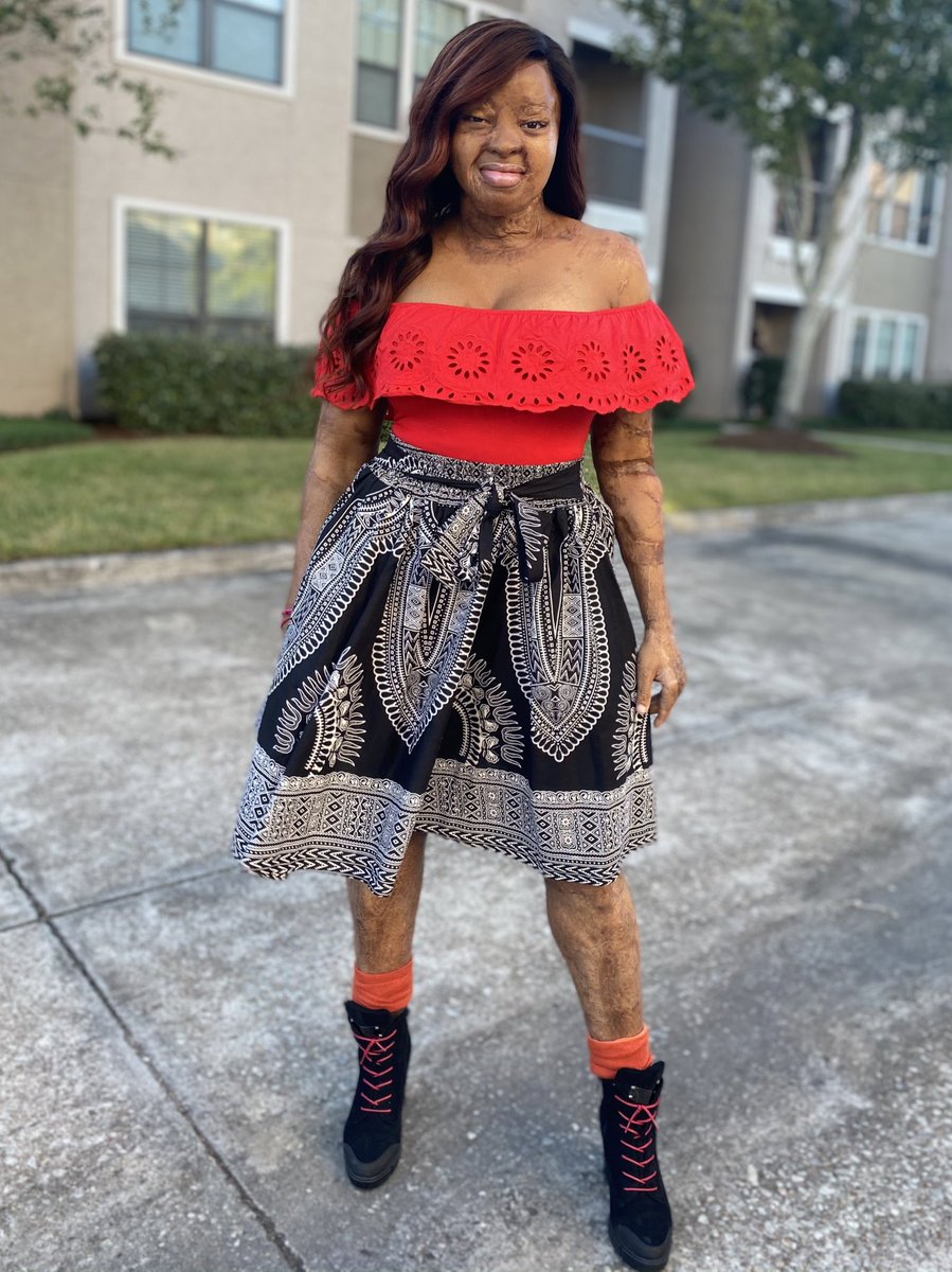 Kechi's tweet photo. My actual look for today’s birthday festivities~
Thank you for the well wishes, guys!.I had a splendid day (the fam surprised me with an unexpected lil celebration🥰 &amp; presents!!!) 
#HappyBirthdayToMe https://t.co/likDBvBNt8