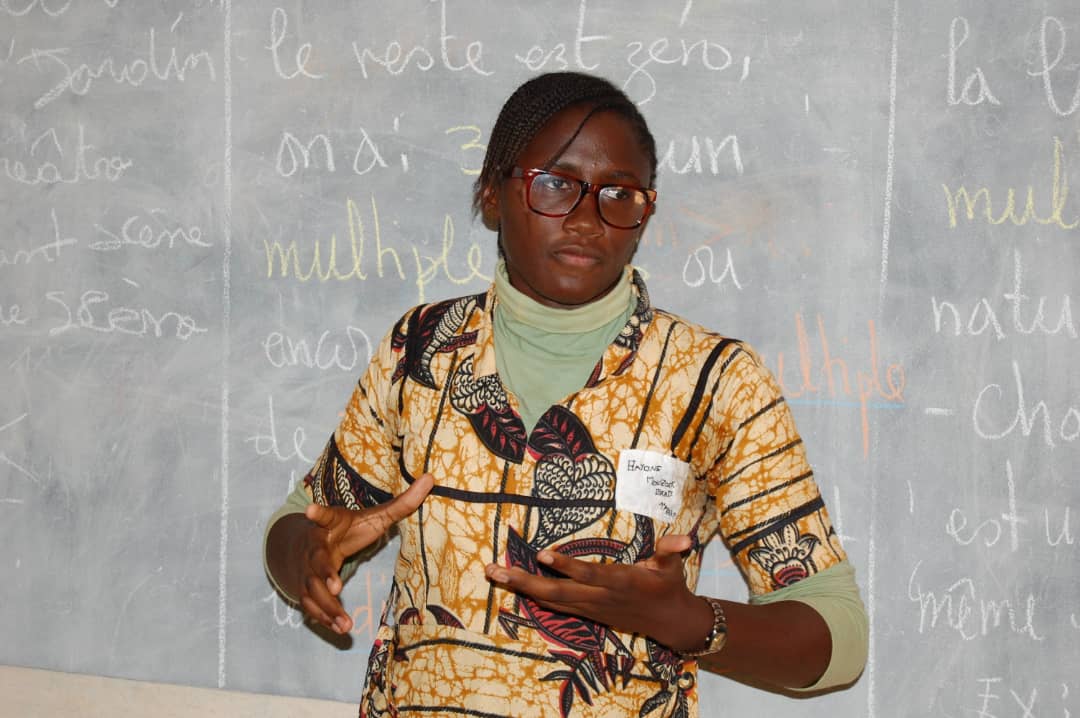 ungeant's tweet photo. @FRauCameroun #AteliersdeSlam dans les Lycees et collèges de Garoua #Mercredi #24Oct avec le soutien de #AmbassadedeFranceauCameroun et le partenariat de #AllianceFrancaisedeGaroua https://t.co/OpmzpLtr9G