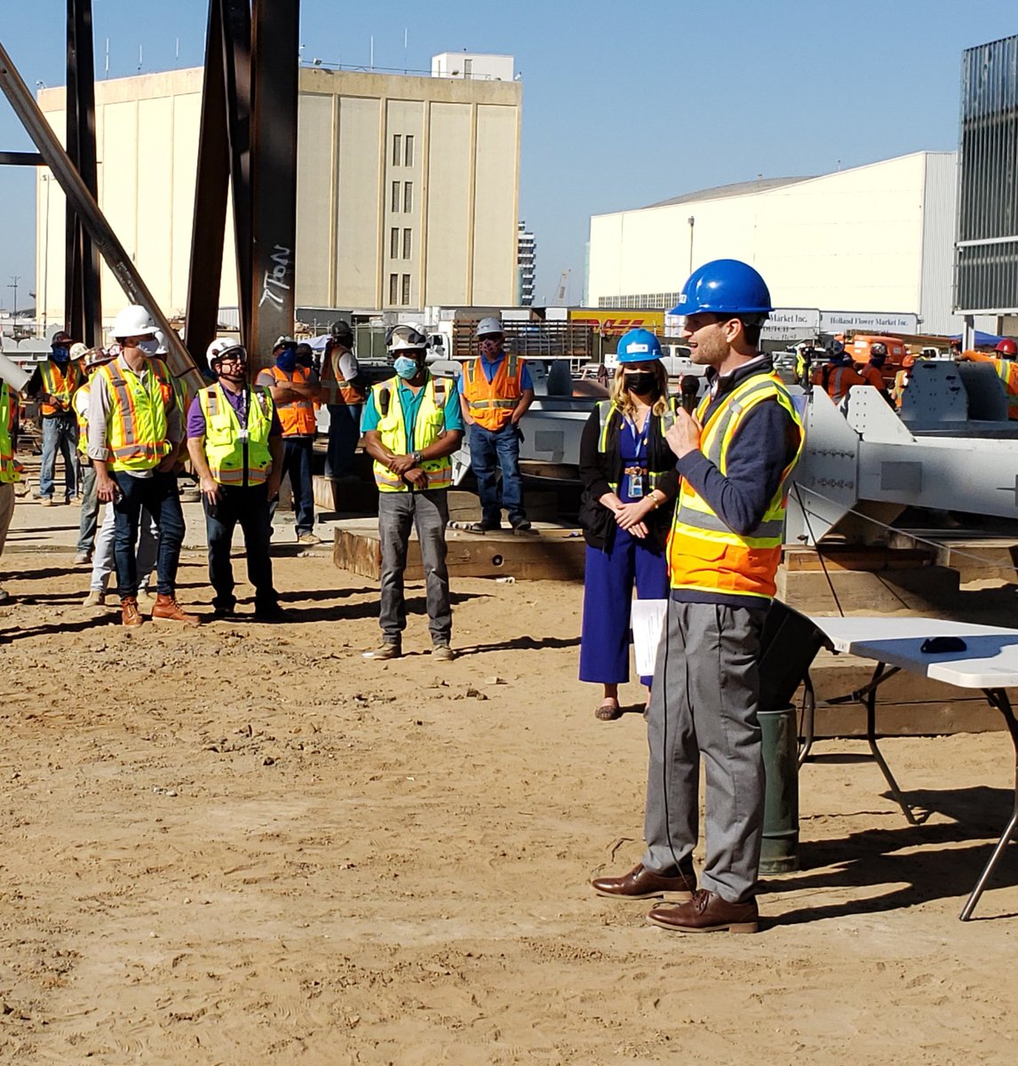 fiona_kiesel's tweet photo. Quite the milestone for Tech Ops and @TDox_UAL today with the steel top-off for the new LAX TOC / GSE site!  Great sign of the confidence in @united's future, and a much needed bright spot!  #futurelookingbrighter
@john_wiitala @AlbertoDiaz_UAL @Phil71431842 @RodneyLuetzen https://t.co/zdWwgw5mEO
