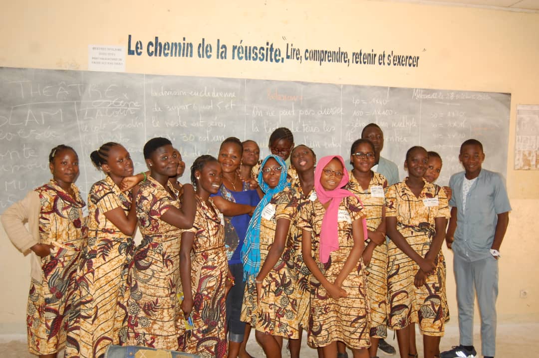 ungeant's tweet photo. @Accescultureafr #AteliersdeSlam dans les Lycees et collèges de Garoua au Cameroun #Mercredi #24Oct avec le soutien de #AmbassadedeFranceauCameroun et le partenariat de #AllianceFrancaisedeGaroua https://t.co/WNQVyDqZjy
