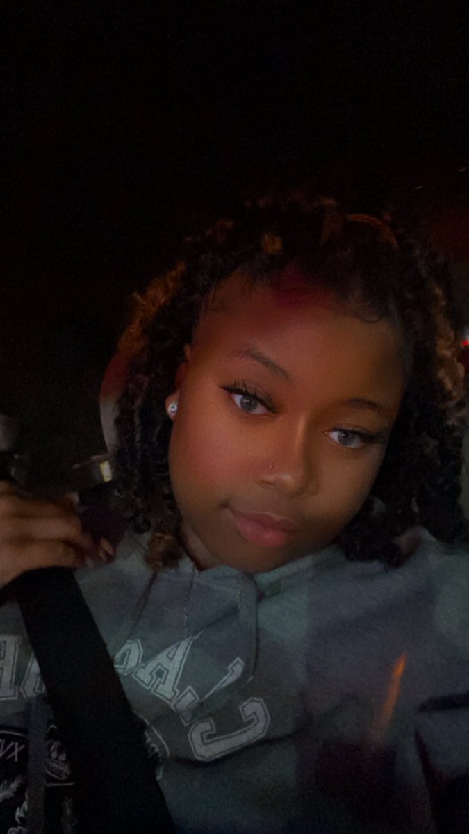 nevernyah_'s tweet photo. all of a sudden, it wanna freeze in ATL. i’m just trying to get some food. i rode pass a greyhound bus &amp; i think the dog was riding on the INSIDE of that bitch. so it ain’t just me.🤒😅 https://t.co/NXgjovFdRC