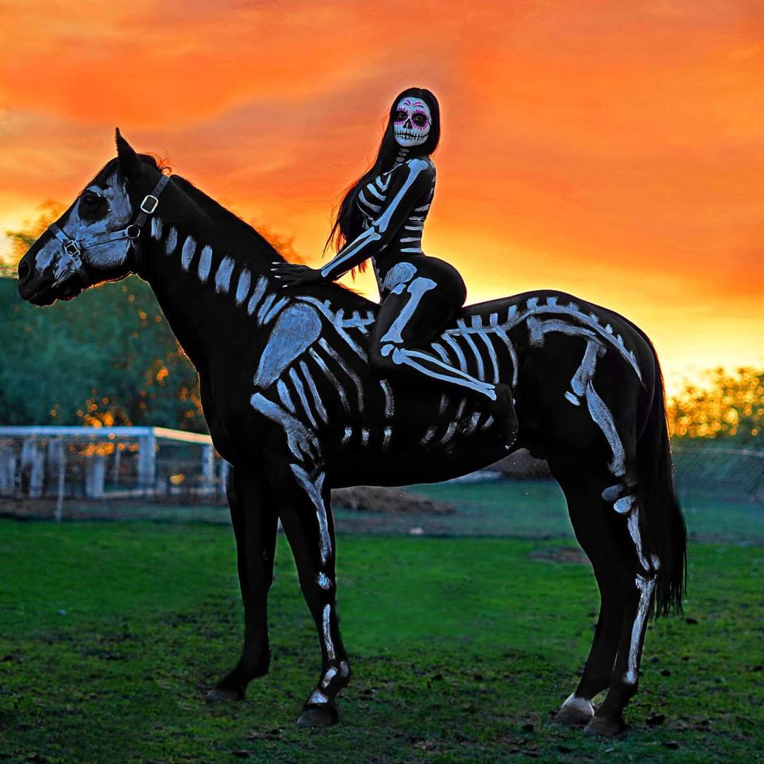 ByLuisOjeda's tweet photo. Así pudo ser #CatalinaLaCatrina ... Créditos a @jailyneojeda 🌺💀🌺 #diadelosmuertos #bodypaint #halloween #jailyneojeda #robtheoriginal 📷 by @nuvia.magdahi Edit by @nuvia.magdahi 📸 @shotbytruly @Phoenix, Arizona p1 https://t.co/jpZhlHO6OQ