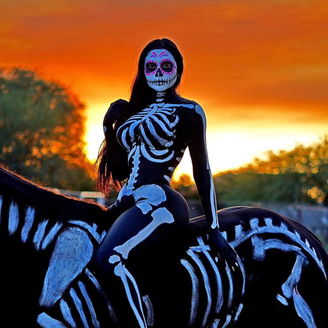 ByLuisOjeda's tweet photo. Así pudo ser #CatalinaLaCatrina ... Créditos a @jailyneojeda 🌺💀🌺 #diadelosmuertos #bodypaint #halloween #jailyneojeda #robtheoriginal 📷 by @nuvia.magdahi Edit by @nuvia.magdahi 📸 @shotbytruly @Phoenix, Arizona p1 https://t.co/jpZhlHO6OQ