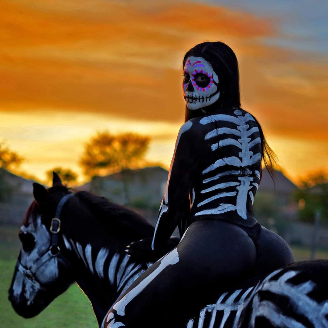 ByLuisOjeda's tweet photo. Así pudo ser #CatalinaLaCatrina ... Créditos a @jailyneojeda 🌺💀🌺 #diadelosmuertos #bodypaint #halloween #jailyneojeda #robtheoriginal 📷 by @nuvia.magdahi Edit by @nuvia.magdahi 📸 @shotbytruly @Phoenix, Arizona p1 https://t.co/jpZhlHO6OQ
