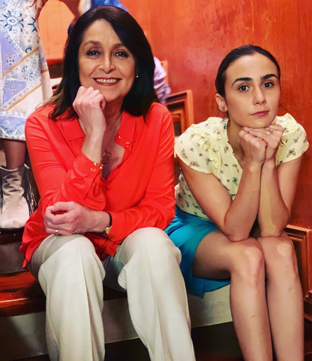 DanielaRomoWeb's tweet photo. 🦋✨🙌🏻 Con @juliaurbini #DanielaRomo 📸 #lemussoco #VencerElDesamor #ConLasEstrellas #Televisa #Telenovela #ProducciónRosyOcampo @vencereldesof https://t.co/6WKuCMyr2w