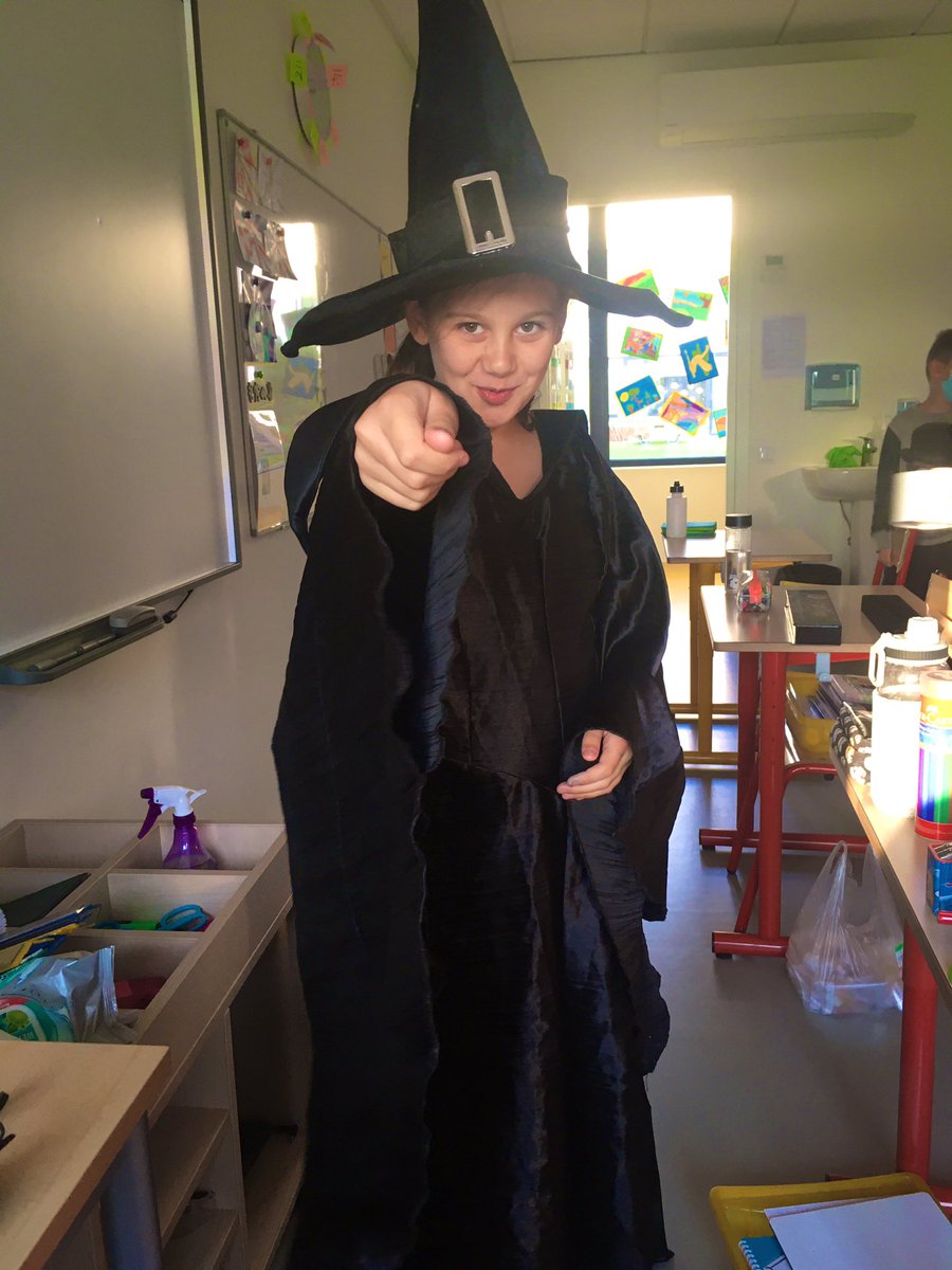 BISTYear56's tweet photo. Some fantastic Halloween costumes today from Year 5/6! 🎃👻💀 https://t.co/HqbMMk2YjS