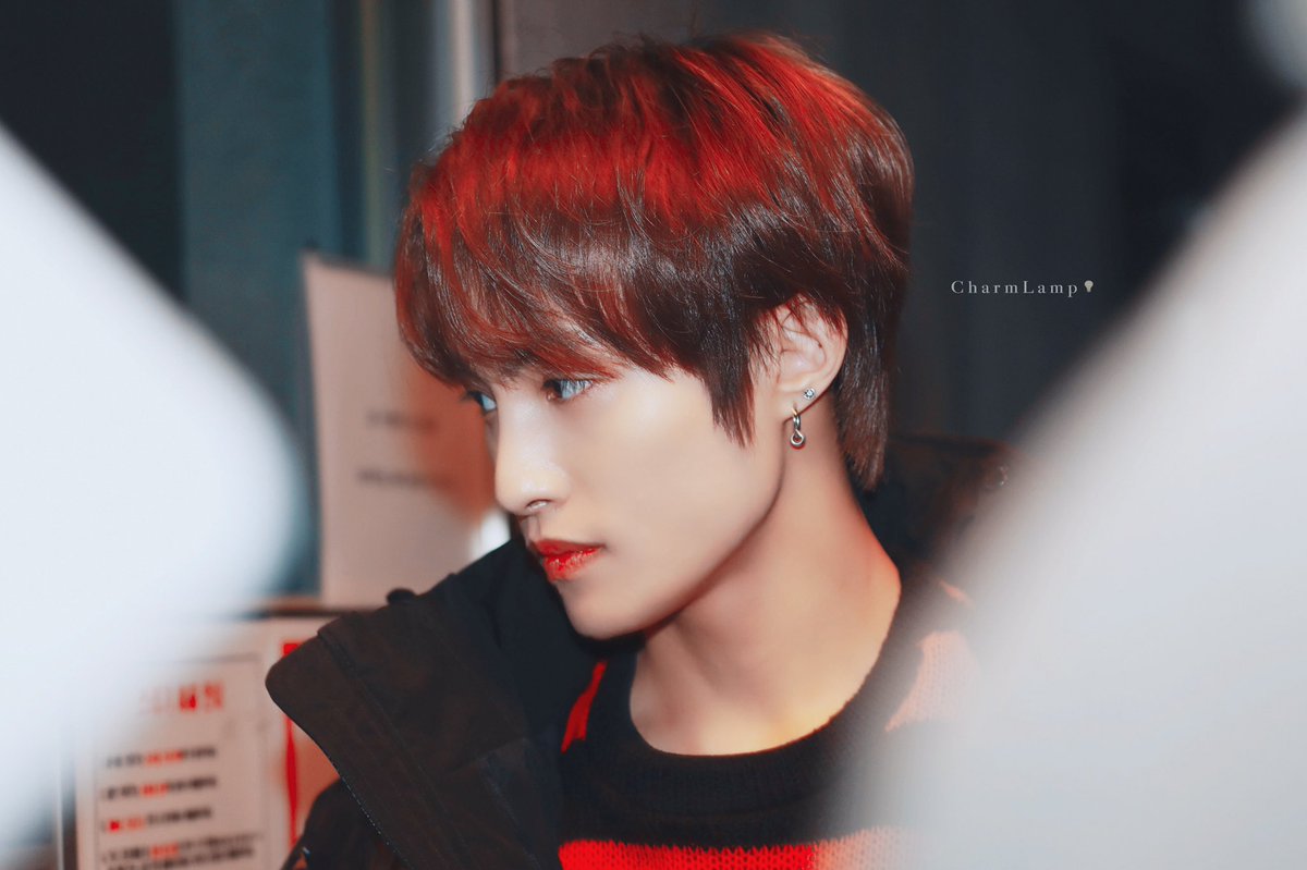 CharmLamp1010's tweet photo. Same pictures, different style🥺because some people say this style is better

#YANGYANG   #刘扬扬   #扬扬 #양양  
#WayV    #威神v #NCT2020   #NCT https://t.co/59UoCZ5v6x